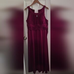 Elegant Burgundy Sleeveless Dress